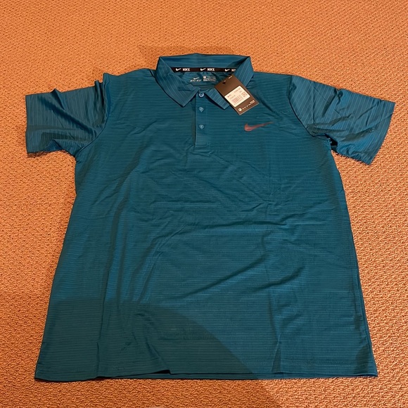 NWT Nike T - Picture 3 of 8